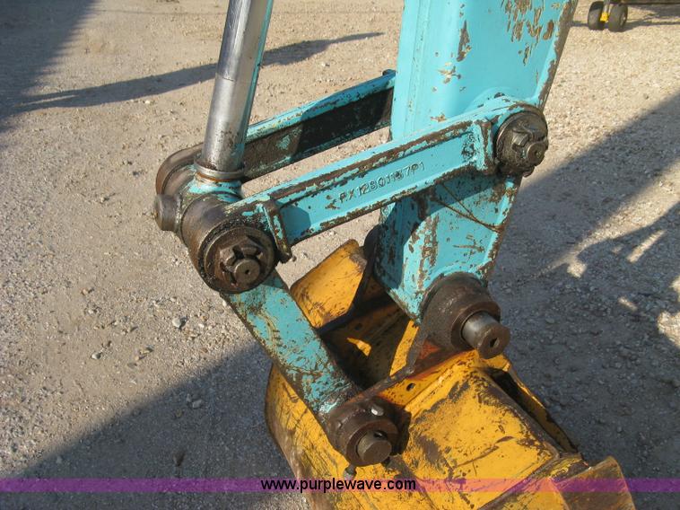 image for item H9478 2000 Kobelco 35SR compact excavator