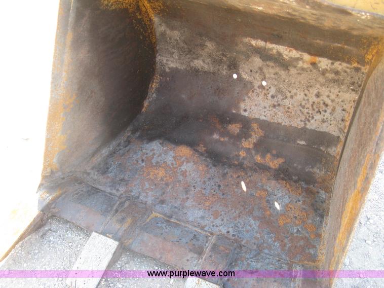 image for item H9478 2000 Kobelco 35SR compact excavator