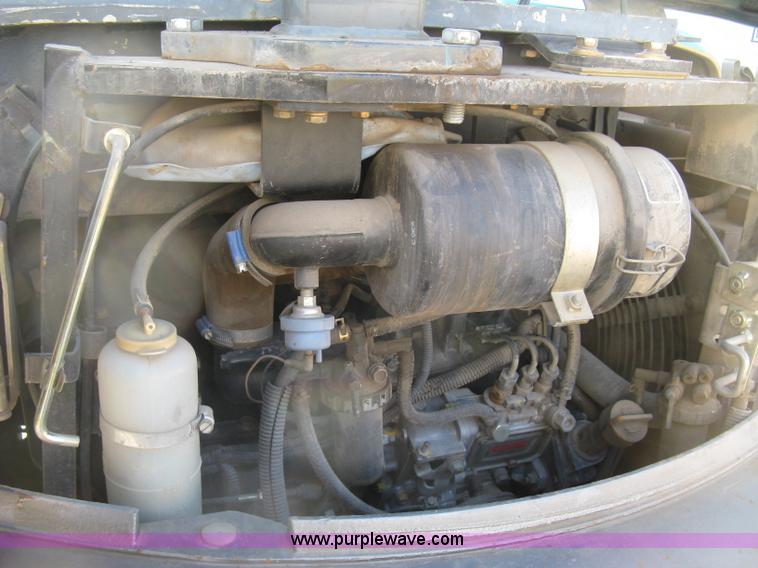 image for item H9478 2000 Kobelco 35SR compact excavator