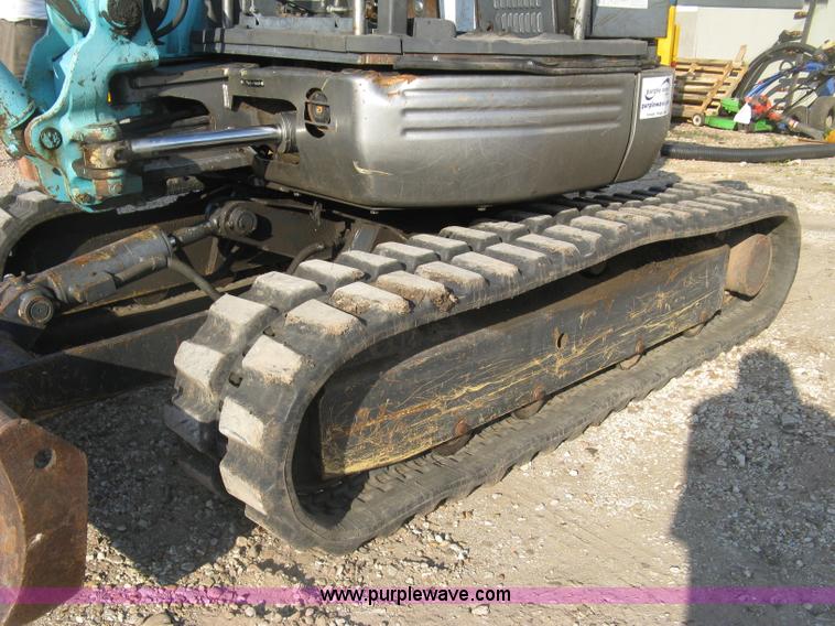 image for item H9478 2000 Kobelco 35SR compact excavator