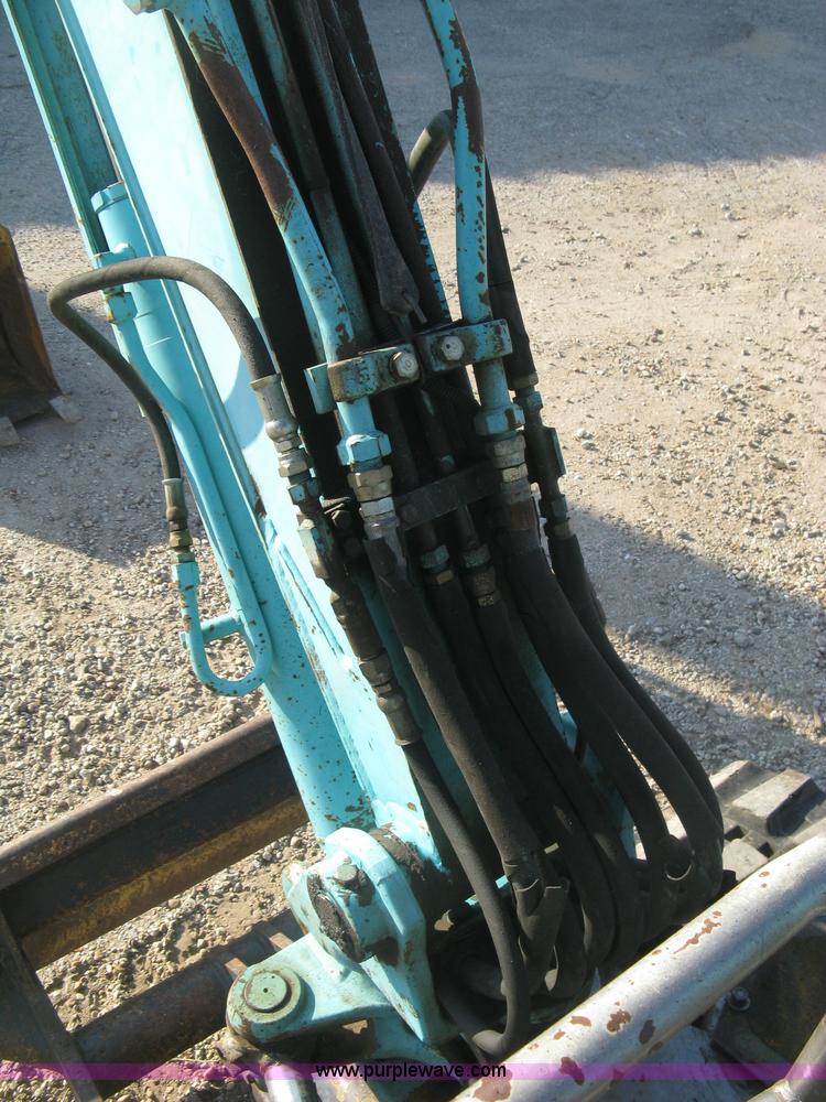 image for item H9478 2000 Kobelco 35SR compact excavator