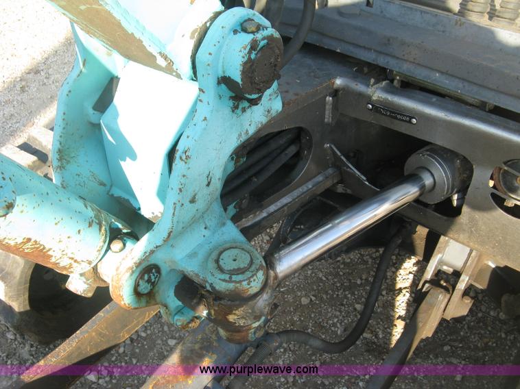 image for item H9478 2000 Kobelco 35SR compact excavator