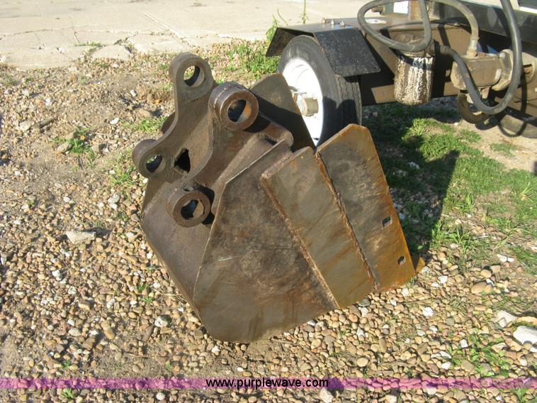 image for item H9478 2000 Kobelco 35SR compact excavator