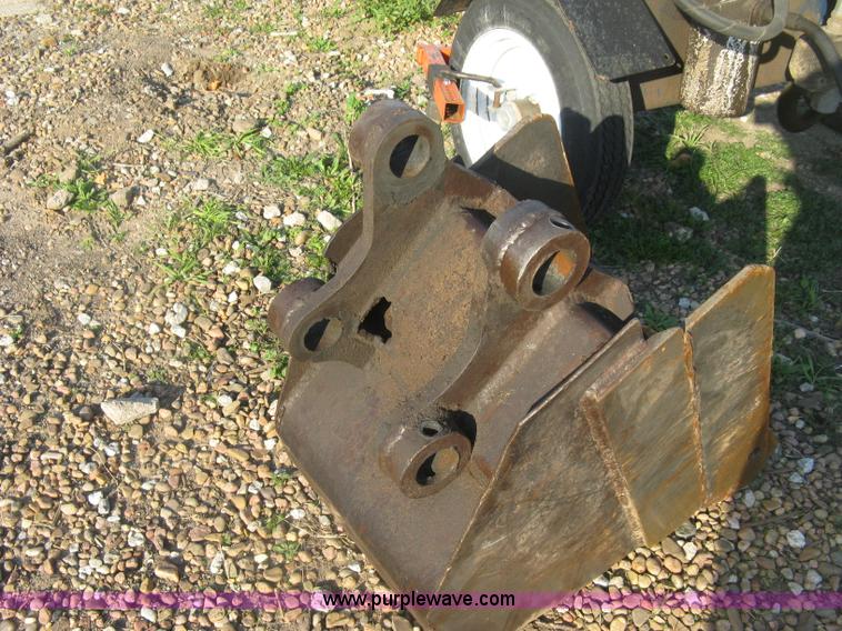 image for item H9478 2000 Kobelco 35SR compact excavator