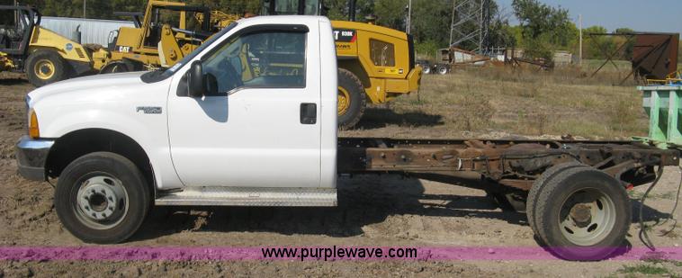 image for item H9479 1999 Ford F550 Super Duty XL cab and chassis