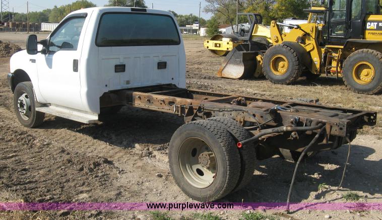 image for item H9479 1999 Ford F550 Super Duty XL cab and chassis