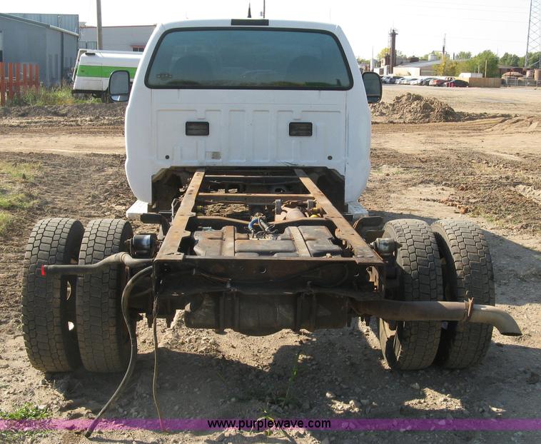 image for item H9479 1999 Ford F550 Super Duty XL cab and chassis