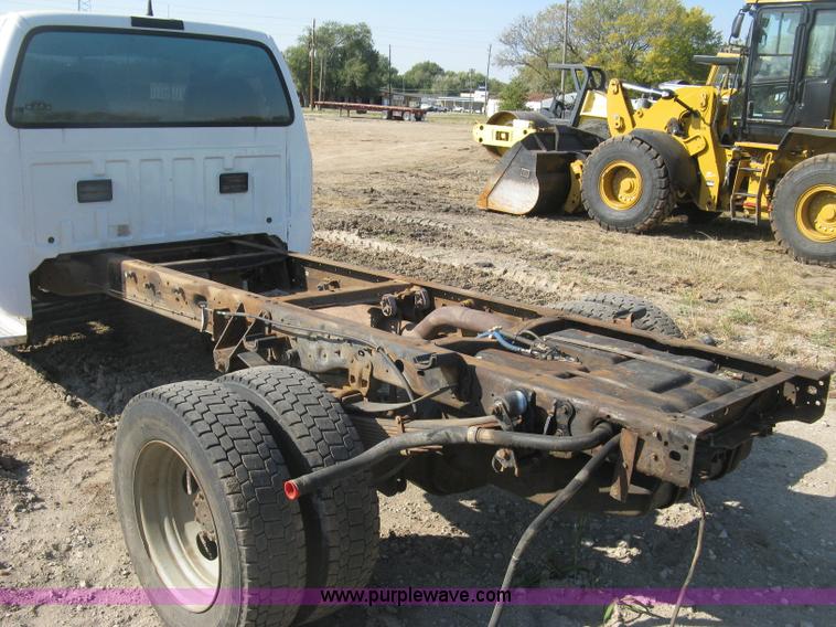 image for item H9479 1999 Ford F550 Super Duty XL cab and chassis
