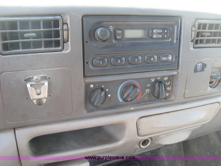 image for item H9479 1999 Ford F550 Super Duty XL cab and chassis