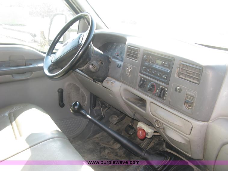 image for item H9479 1999 Ford F550 Super Duty XL cab and chassis