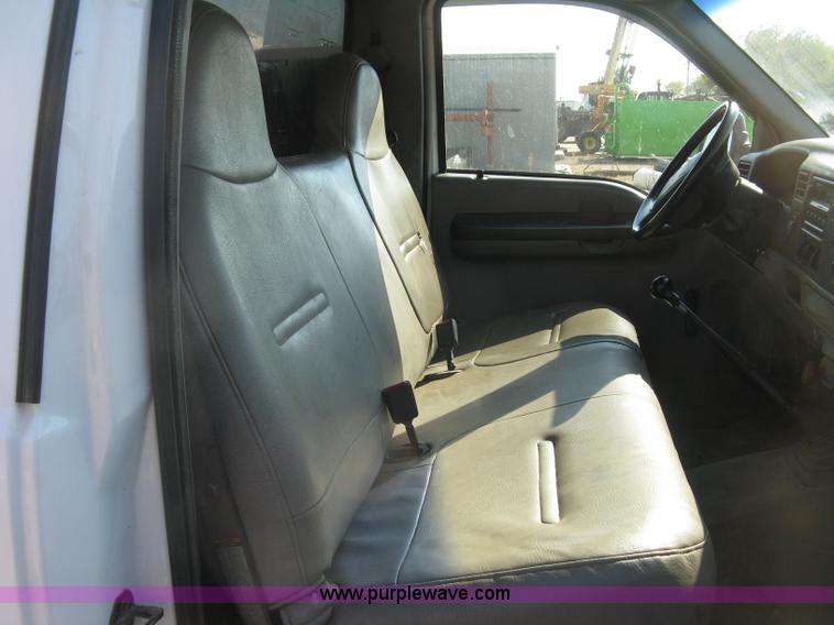 image for item H9479 1999 Ford F550 Super Duty XL cab and chassis