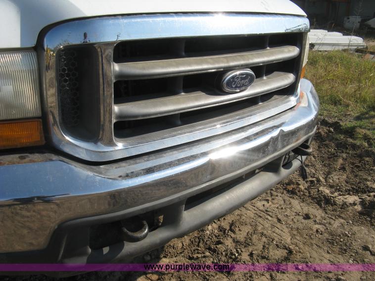 image for item H9479 1999 Ford F550 Super Duty XL cab and chassis