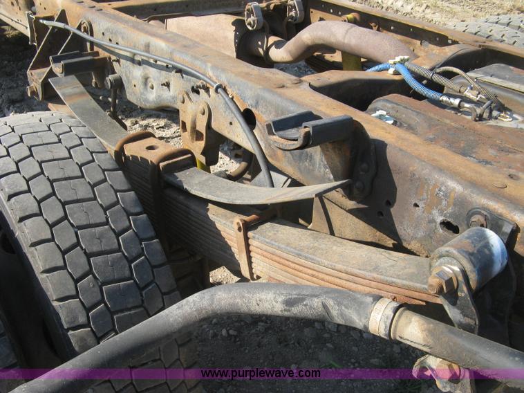 image for item H9479 1999 Ford F550 Super Duty XL cab and chassis