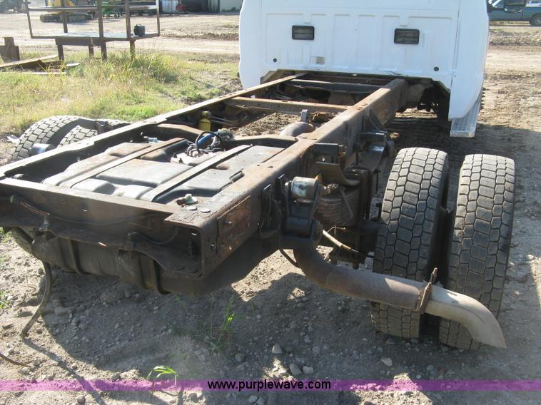 image for item H9479 1999 Ford F550 Super Duty XL cab and chassis