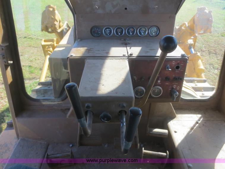 image for item I2173 1976 Caterpillar D7G dozer