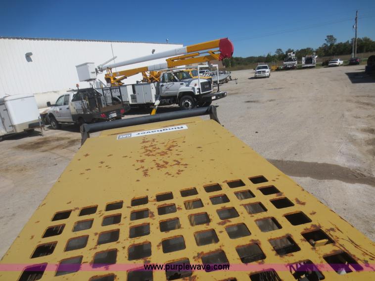 image for item I2202 ASV 4810 skid steer