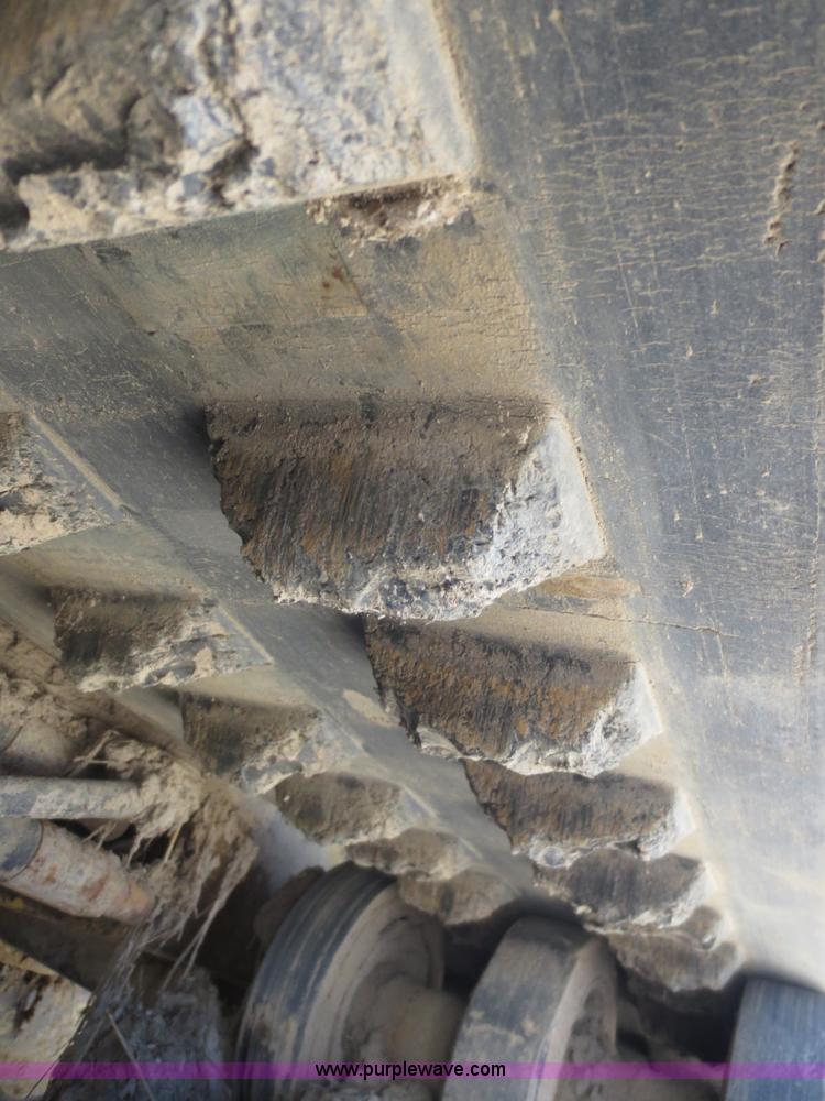 image for item I2202 ASV 4810 skid steer