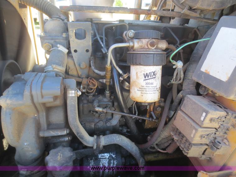 image for item I2202 ASV 4810 skid steer