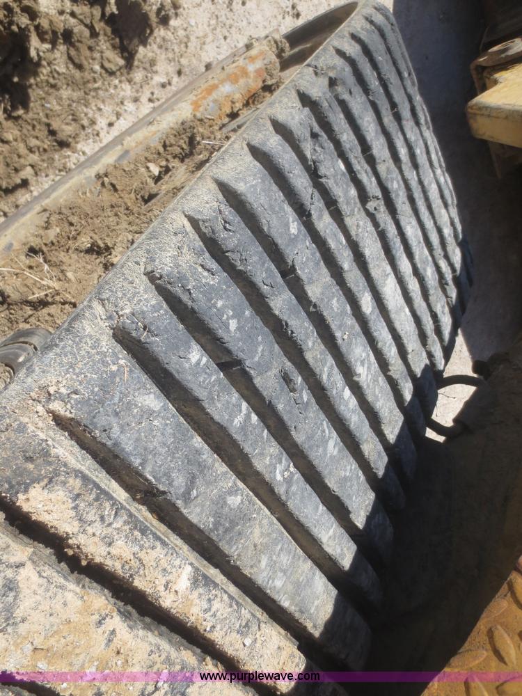 image for item I2202 ASV 4810 skid steer