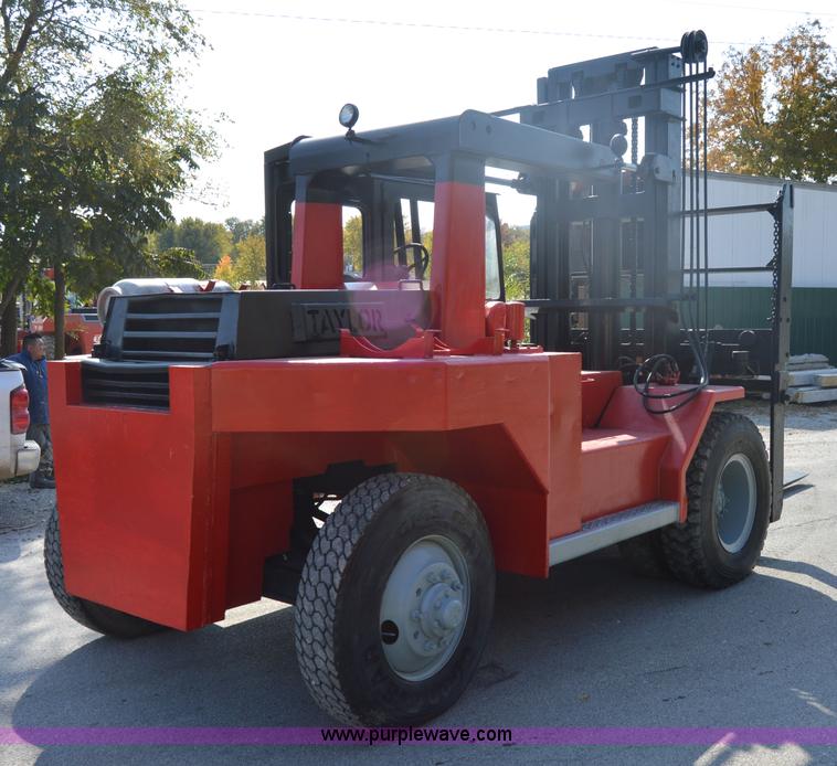 image for item I2954 Taylor Y16-WOM forklift