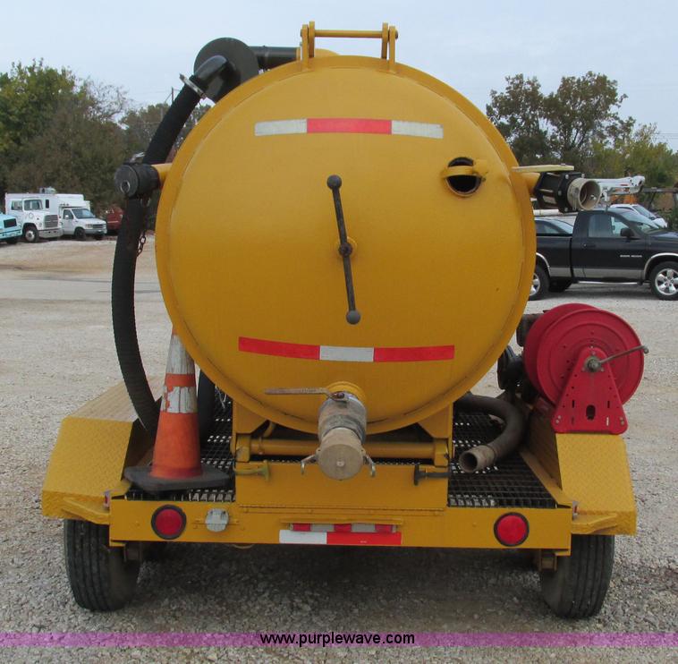 image for item I3201 Mclaughlin MCL-T/500G water vacuum mounted on a trailer