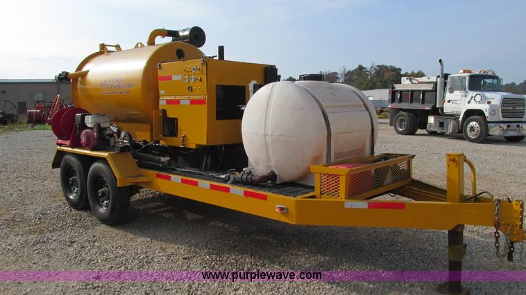 image for item I3201 Mclaughlin MCL-T/500G water vacuum mounted on a trailer