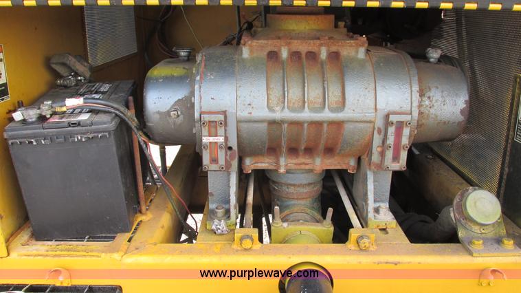 image for item I3201 Mclaughlin MCL-T/500G water vacuum mounted on a trailer