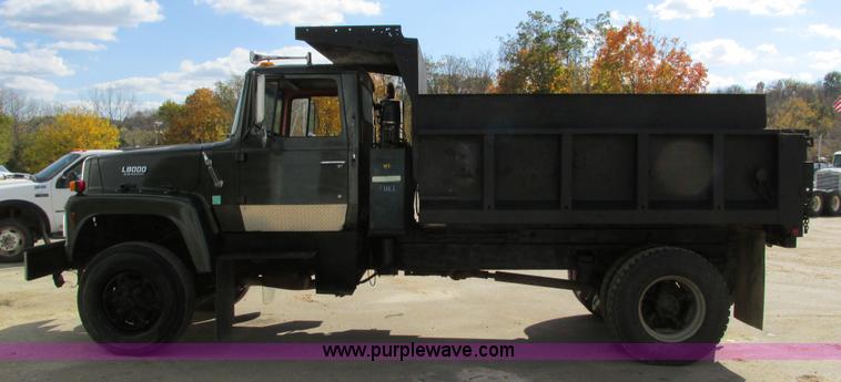 image for item I4121 1987 Ford L8000 dump truck