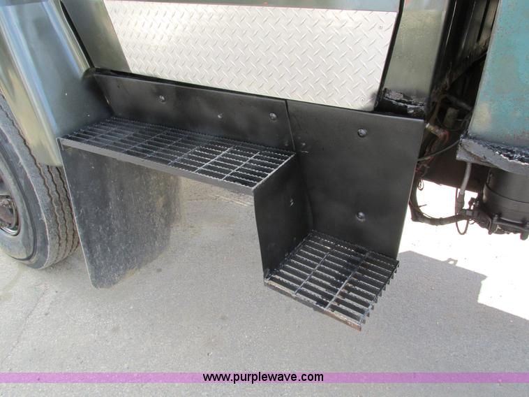 image for item I4121 1987 Ford L8000 dump truck