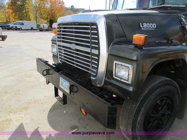 image for item I4121 1987 Ford L8000 dump truck