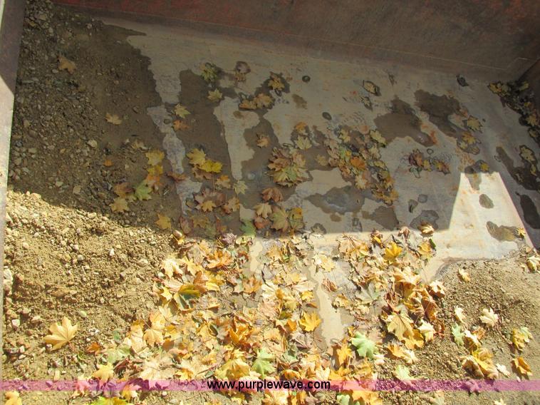 image for item I4121 1987 Ford L8000 dump truck