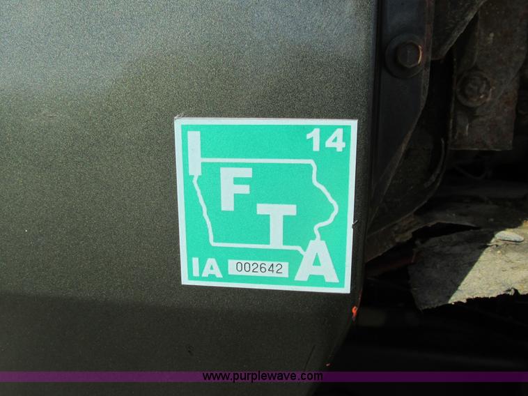 image for item I4121 1987 Ford L8000 dump truck