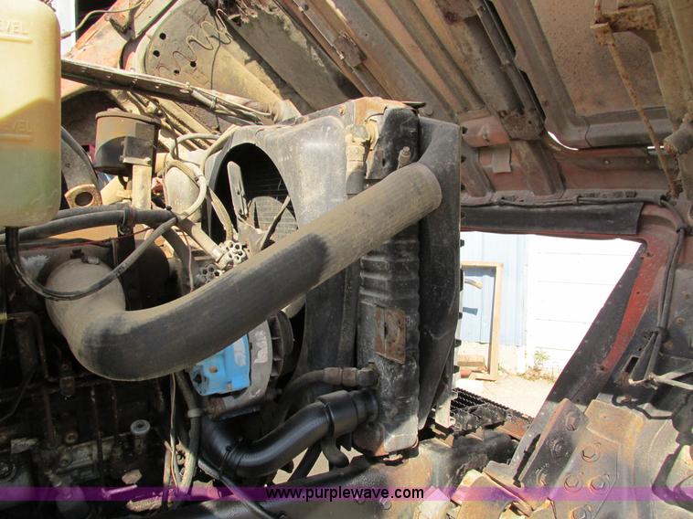 image for item I4121 1987 Ford L8000 dump truck