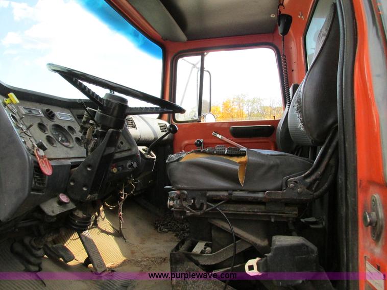 image for item I4121 1987 Ford L8000 dump truck