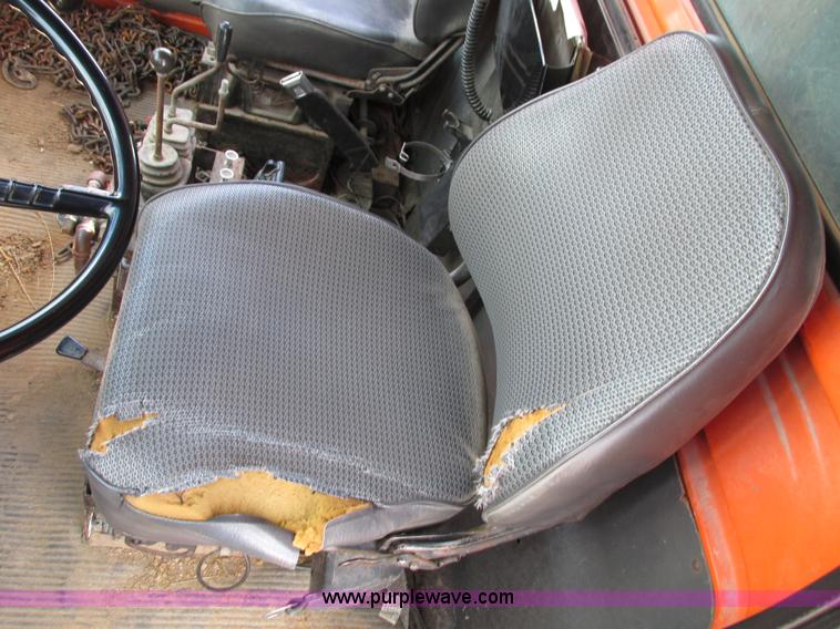 image for item I4121 1987 Ford L8000 dump truck