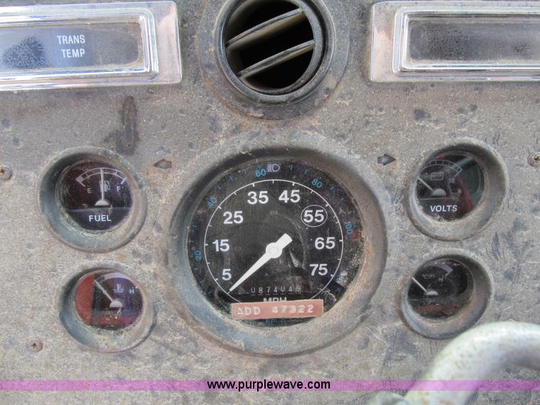 image for item I4121 1987 Ford L8000 dump truck