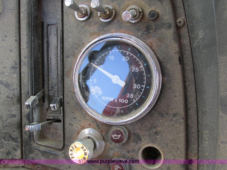 image for item I4121 1987 Ford L8000 dump truck