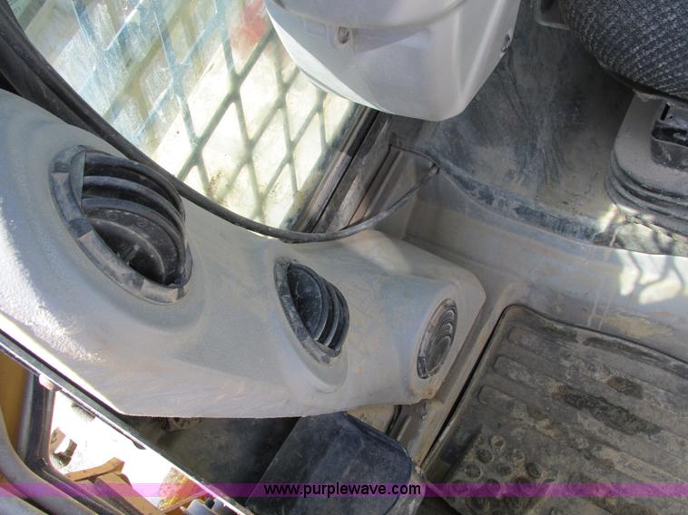 image for item I4122 2008 Caterpillar 279C skid steer