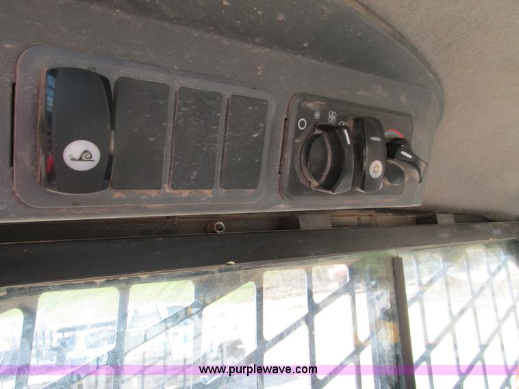 image for item I4122 2008 Caterpillar 279C skid steer