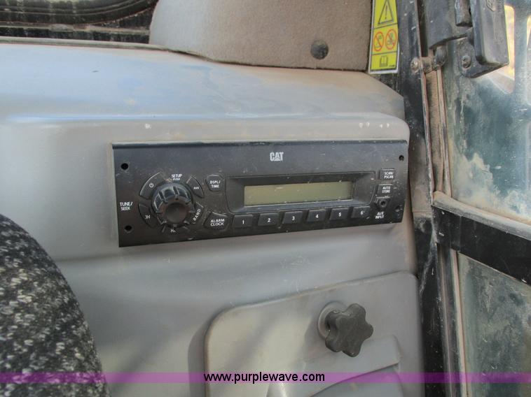 image for item I4122 2008 Caterpillar 279C skid steer