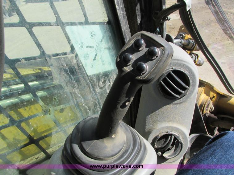 image for item I4122 2008 Caterpillar 279C skid steer