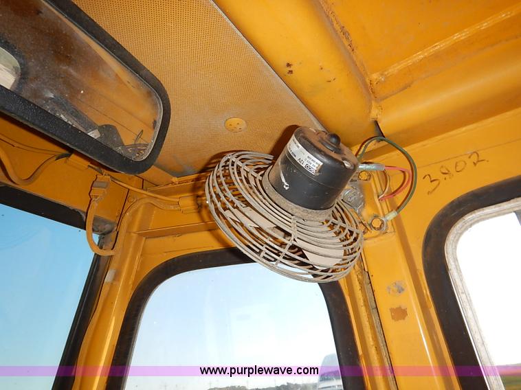 image for item I5350 1978 Caterpillar 910 wheel loader