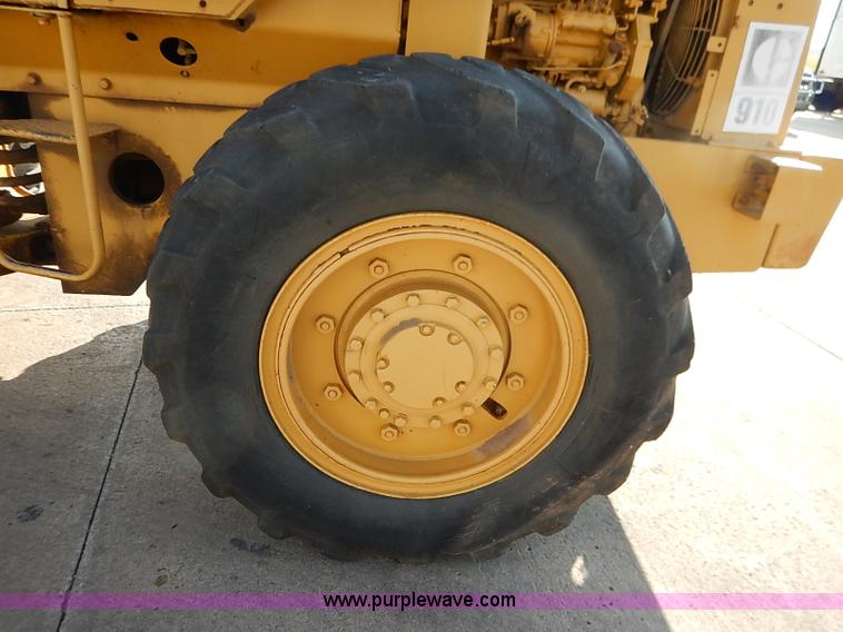 image for item I5350 1978 Caterpillar 910 wheel loader