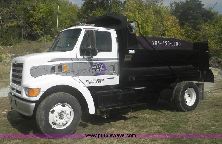 image for item I5903 2000 Sterling dump truck