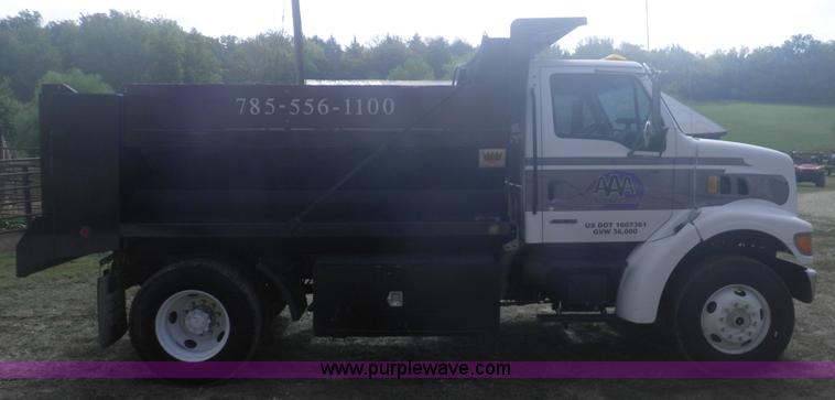 image for item I5903 2000 Sterling dump truck