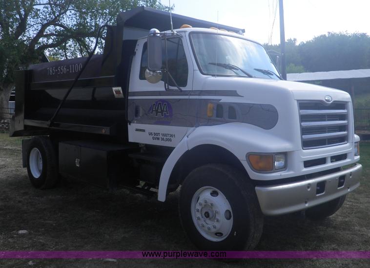 image for item I5903 2000 Sterling dump truck