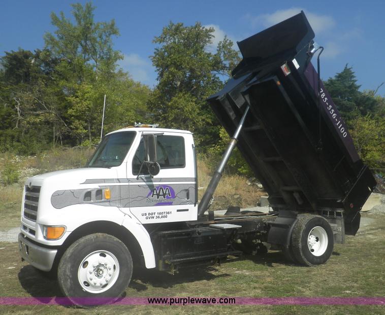 image for item I5903 2000 Sterling dump truck