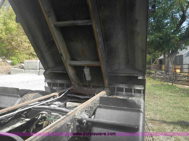 image for item I5903 2000 Sterling dump truck