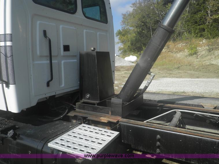 image for item I5903 2000 Sterling dump truck