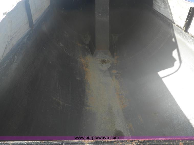 image for item I5903 2000 Sterling dump truck